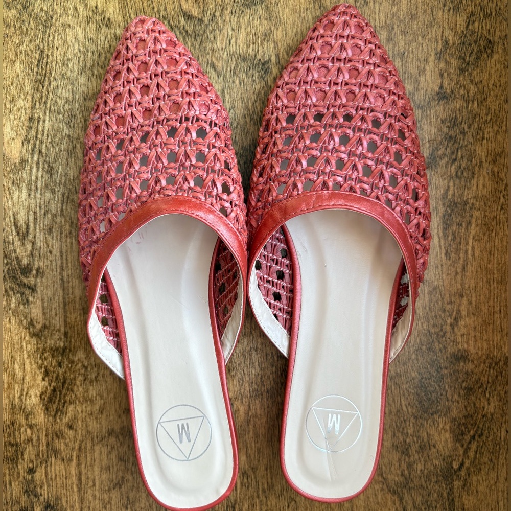 Woven Coral Pointed-Toe Mules
